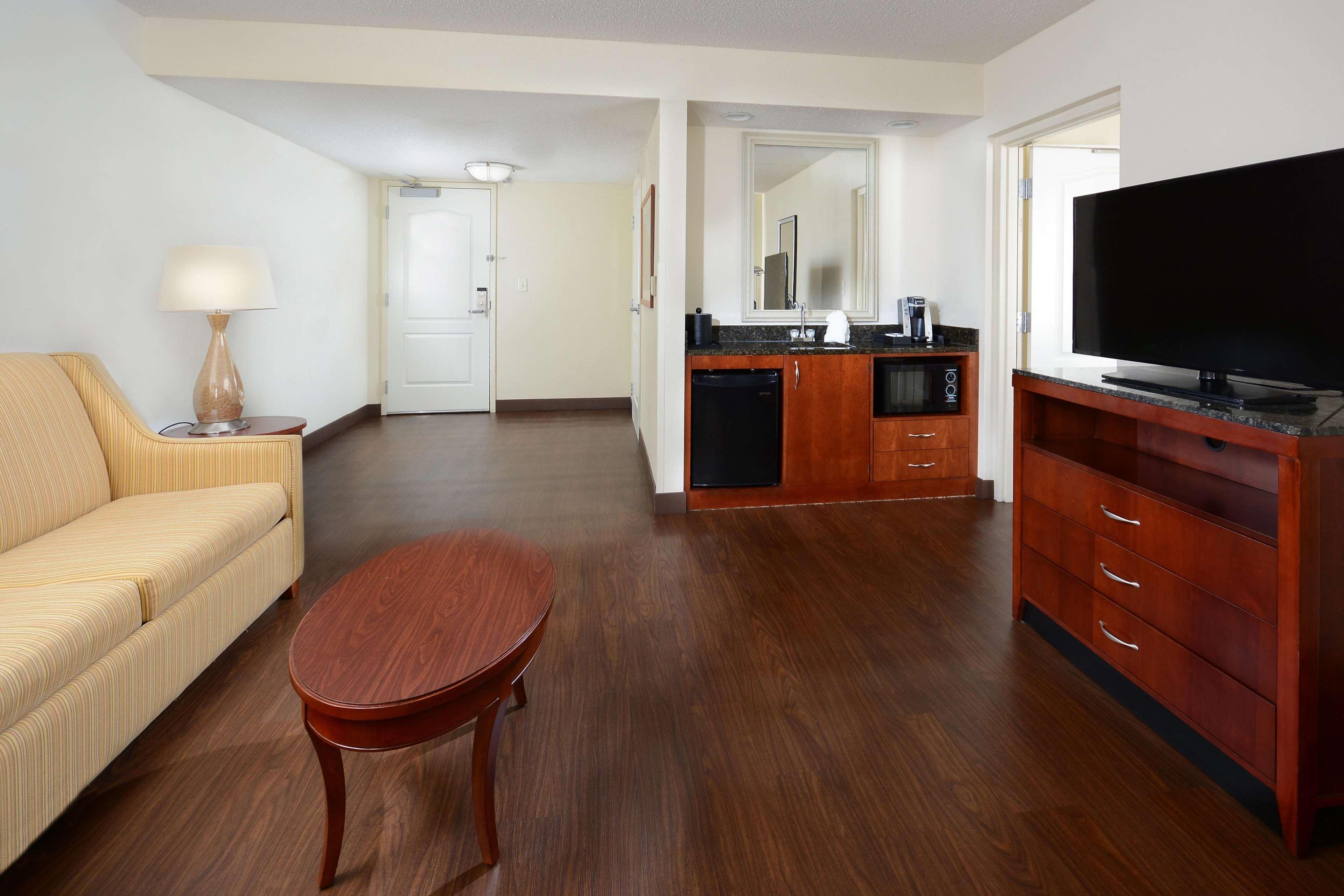 Hilton Garden Hotel 3*
